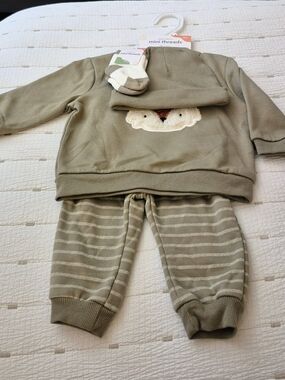 Mini Threads Olive 4 Piece Baby Set with Hat and Socks